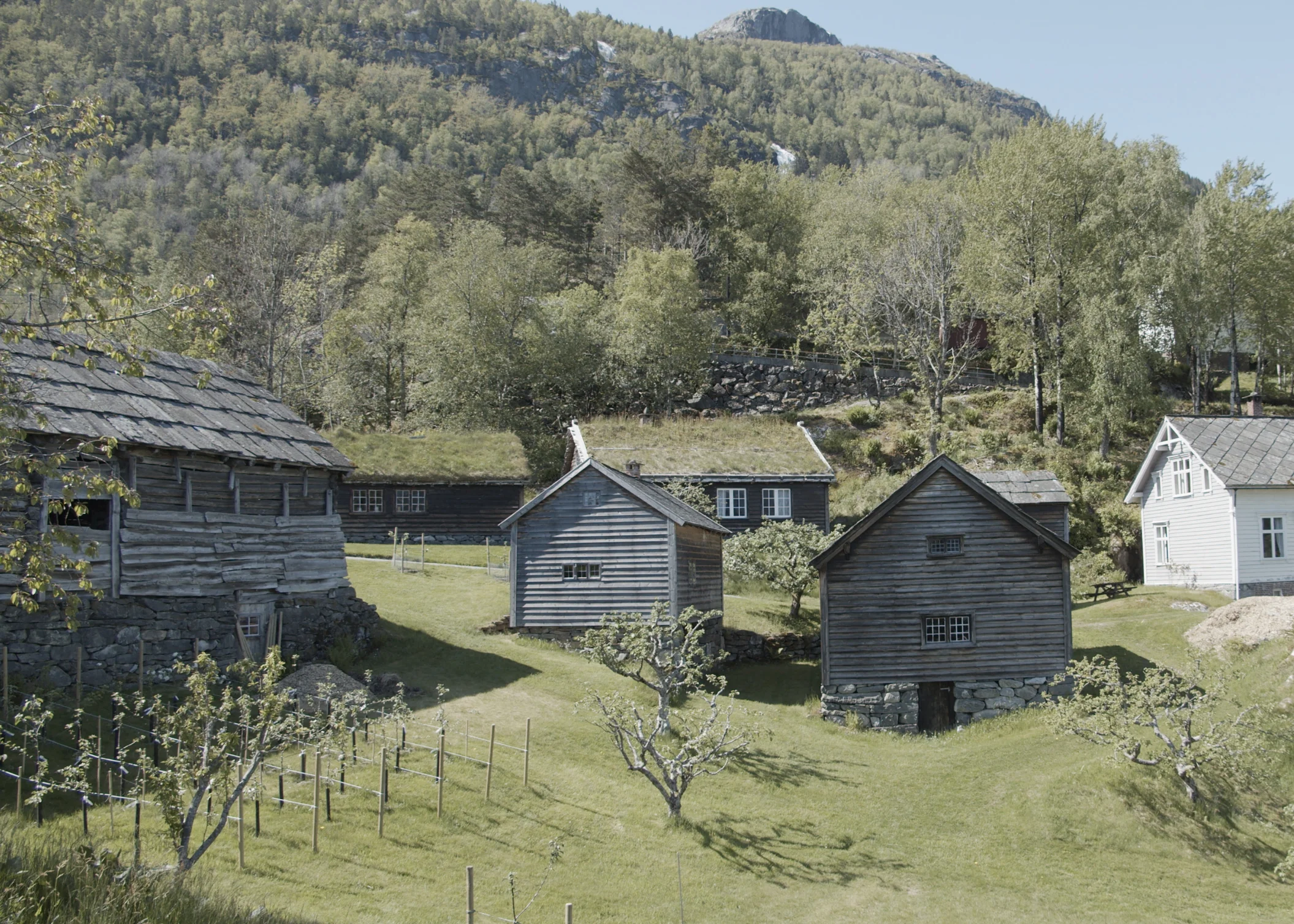 Bli med på omvising i museumstunet på Hardanger folkemuseum